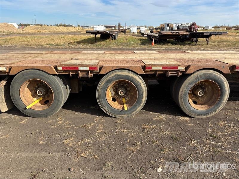 Manac 53 ft Tri/A Step Deck Trailer Низкорамные прицепы