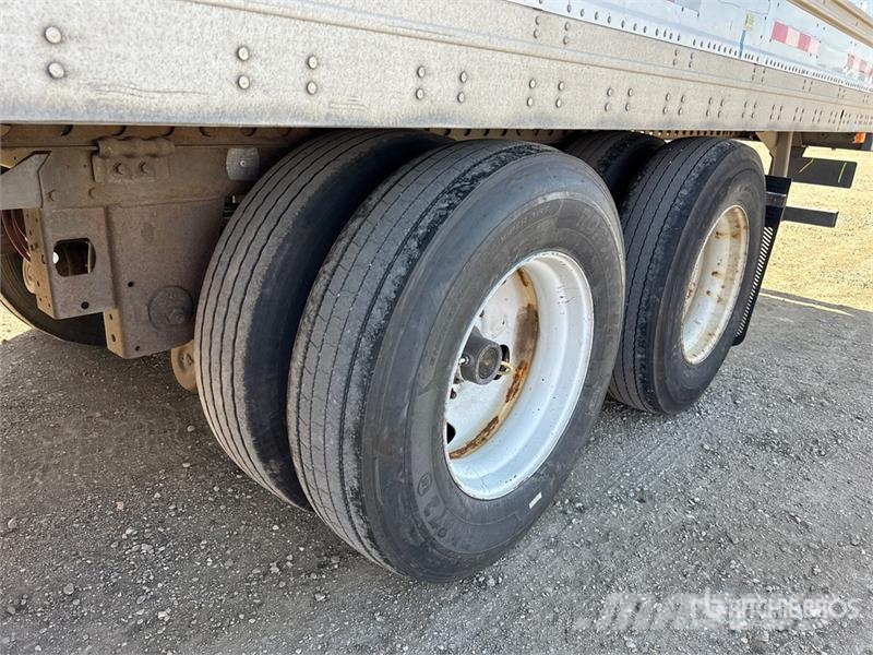 Manac 53 ft x 102 in T/A Van Trailer Причепи-фургони
