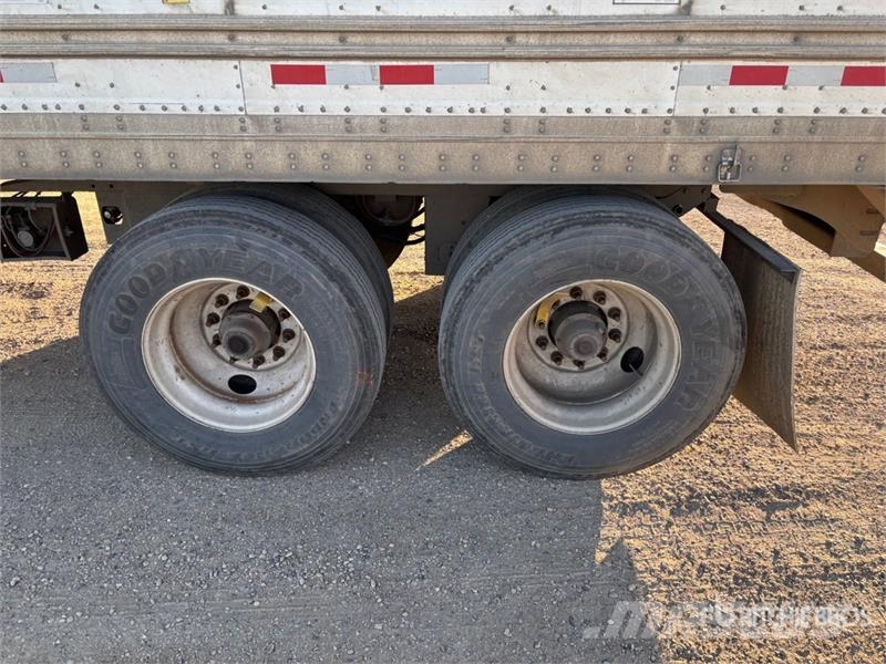 Manac 53 ft x 102 in T/A Heated Van Trailer Dobozos pótkocsik
