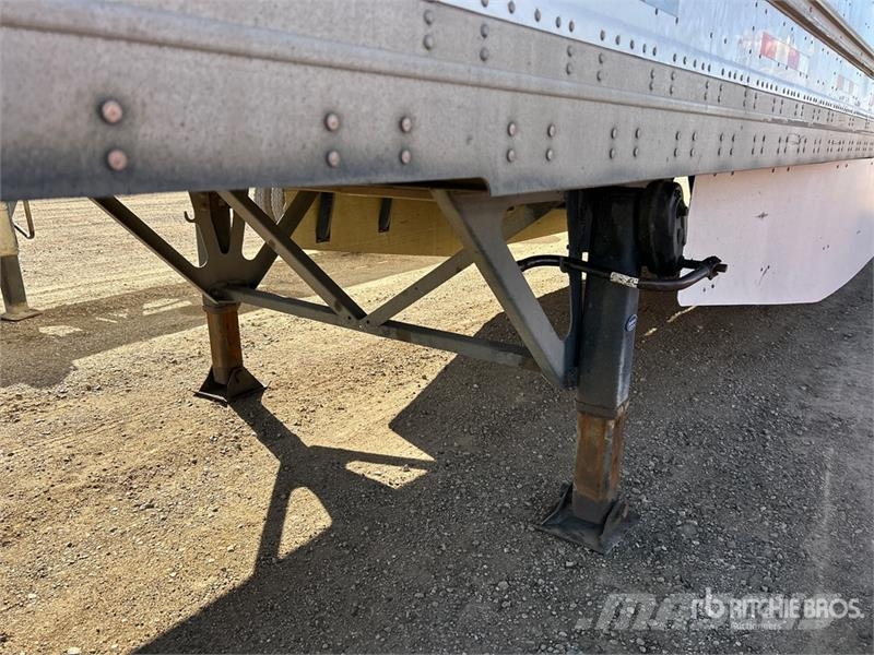 Manac 53 ft x 102 in T/A Van Trailer Причепи-фургони