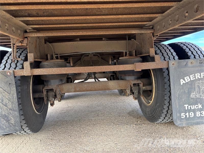 Manac FV943 53 ft x 102 in Tri/A Van Trailer Прицепы-фургоны