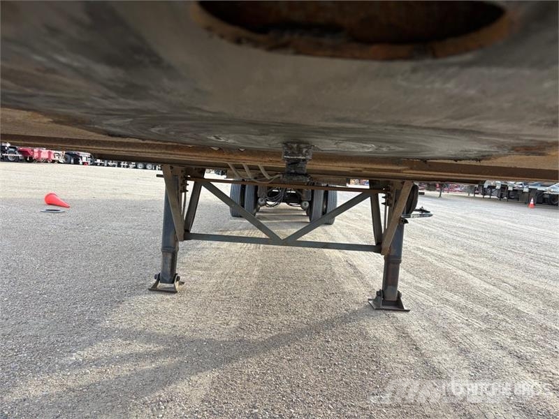 Manac FV943 53 ft x 102 in Tri/A Van Trailer Прицепы-фургоны