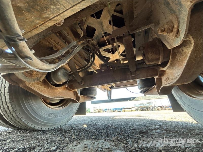 Manac Tri/A 53 ft - 90 ft Extendable Flatbed Trailer Бордови
