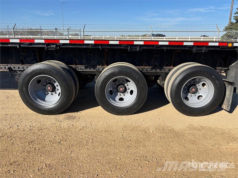 Manac Tri/A 53 ft - 90 ft Extendable Flatbed Trailer Vlakke laadvloer