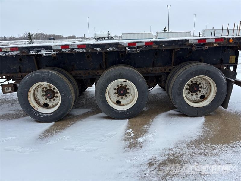 Manac Tri/A 53 ft Extendable Flatbed Trailer Vlakke laadvloer