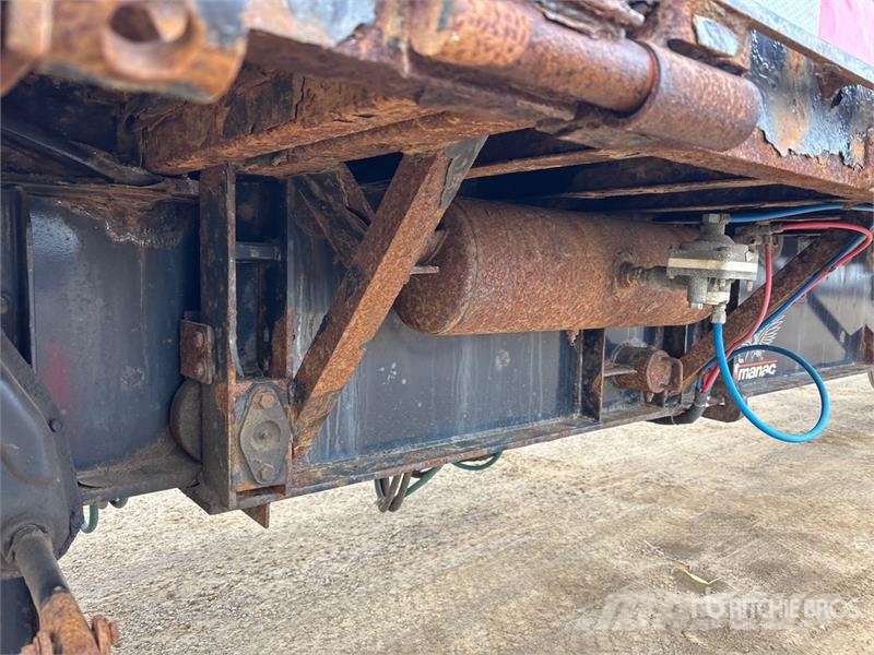 Manac Tri/A 53 ft Extendable Flatbed Trailer Причепи-платформи/бокове розвантаження