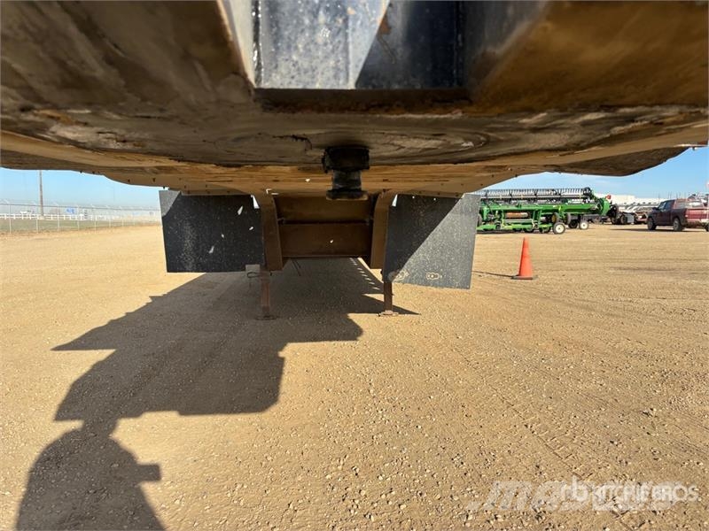 Manac Tri/A Lowboy Trailer Mélybölcsős