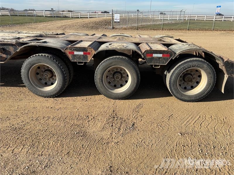 Manac Tri/A Lowboy Trailer Mélybölcsős