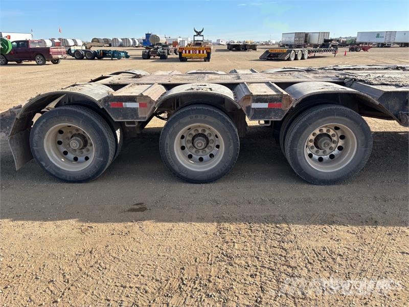 Manac Tri/A Lowboy Trailer Mélybölcsős