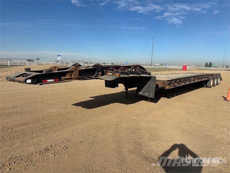 Manac Tri/A Lowboy Trailer Mélybölcsős