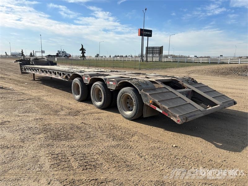 Manac Tri/A Lowboy Trailer Mélybölcsős