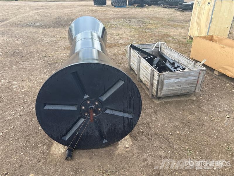  Mandak 9 ft 10 in x 36 in Swather Roller (Unused) Muut maatalouskoneet