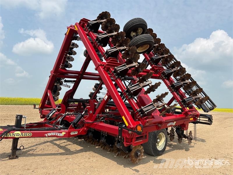 Mandako 4030 Twister 40 ft Tandem Vertical Disc Schijveneggen