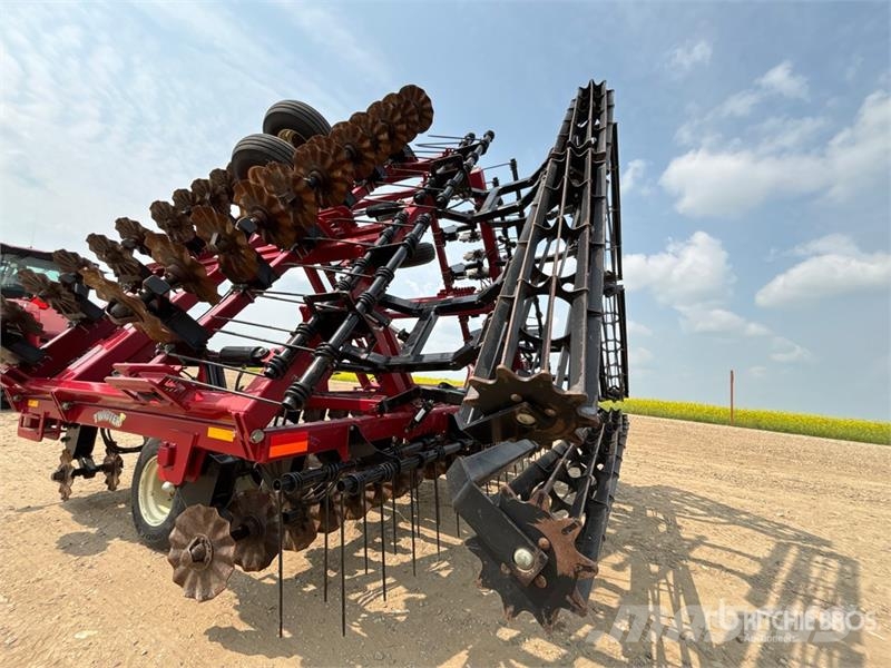 Mandako 4030 Twister 40 ft Tandem Vertical Disc Schijveneggen