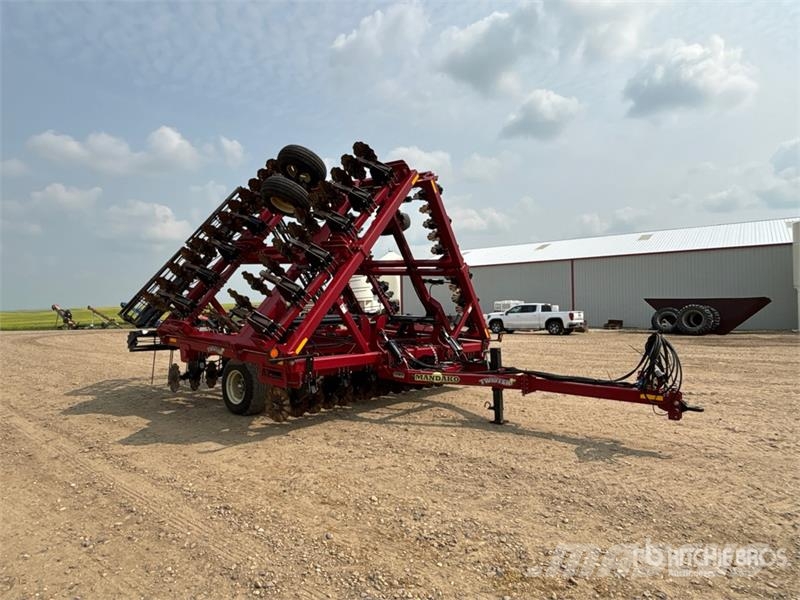 Mandako 4030 Twister 40 ft Tandem Vertical Disc Schijveneggen