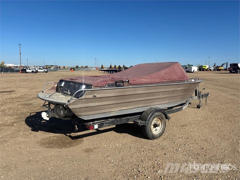 Marathon 19 ft Jet Boat (Inoperable) Barcos / barcazas de carga