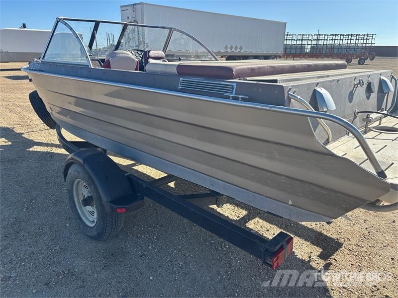 Marathon 19 ft Jet Boat (Inoperable) Barcos / barcazas de carga