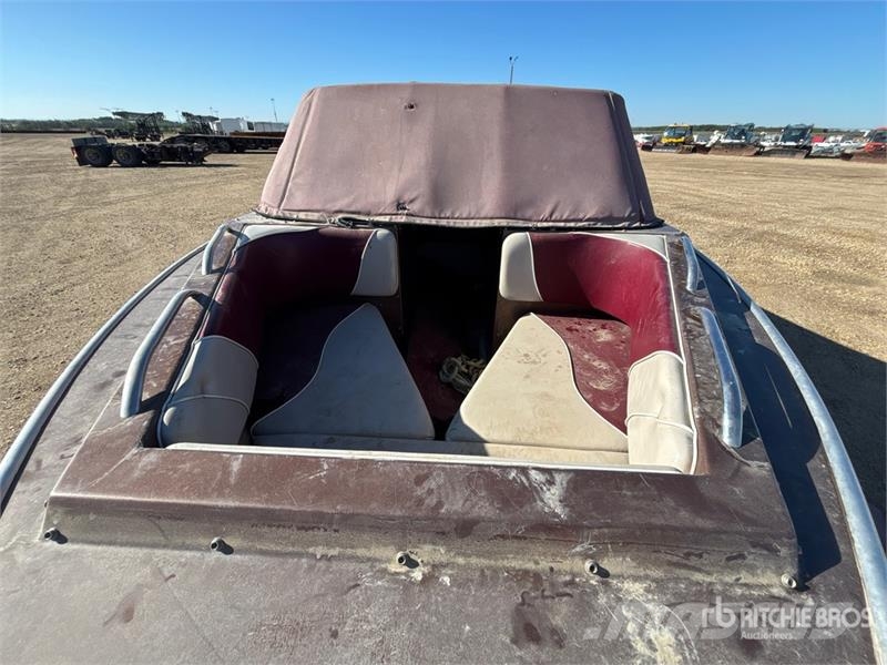 Marathon 19 ft Jet Boat (Inoperable) Barcos / barcazas de carga