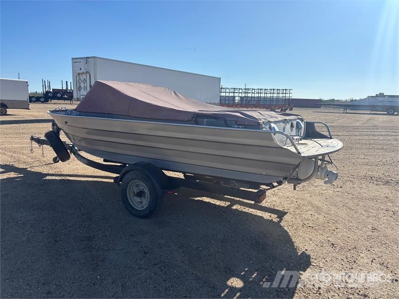 Marathon 19 ft Jet Boat (Inoperable) Barcos / barcazas de carga
