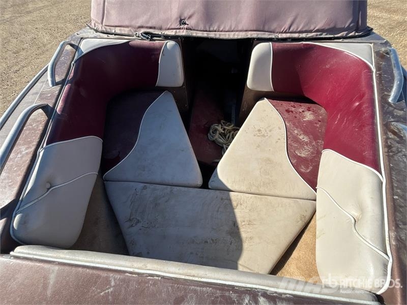 Marathon 19 ft Jet Boat (Inoperable) Barcos / barcazas de carga
