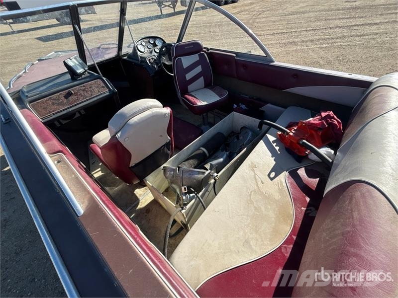 Marathon 19 ft Jet Boat (Inoperable) Barcos / barcazas de carga