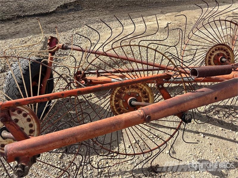 Massey Ferguson 12 ft Hay Rake Šieno grėbliai ir vartytuvai