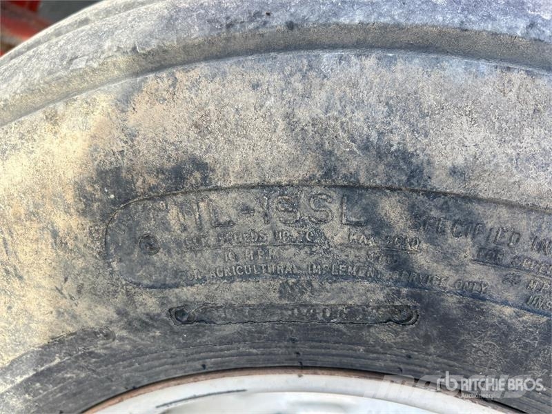 Massey Ferguson 1372 12 ft Mower Conditioner Косилки-формувачі