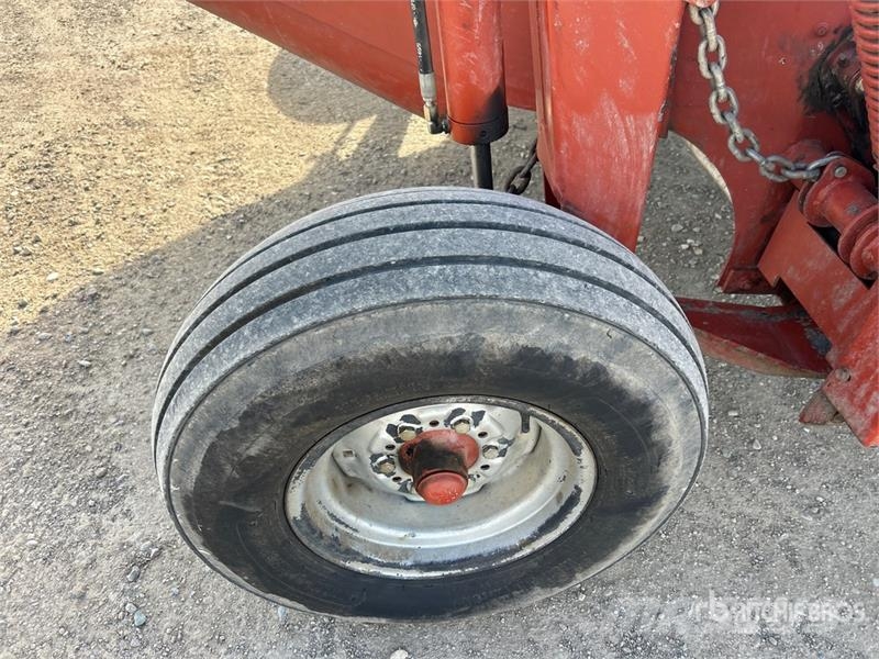 Massey Ferguson 1372 12 ft Mower Conditioner Косилки-формувачі