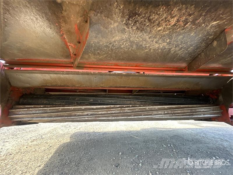 Massey Ferguson 1372 12 ft Mower Conditioner Косилки-формувачі