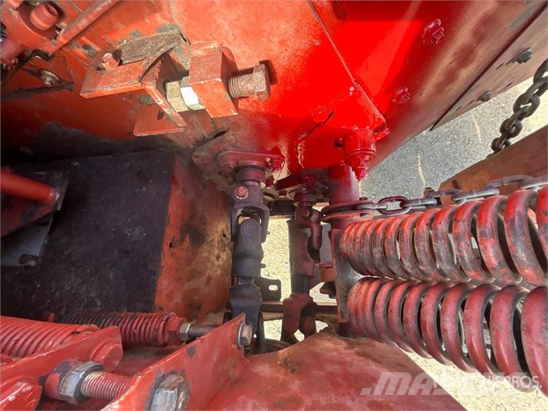Massey Ferguson 1372 12 ft Mower Conditioner Косилки-формувачі