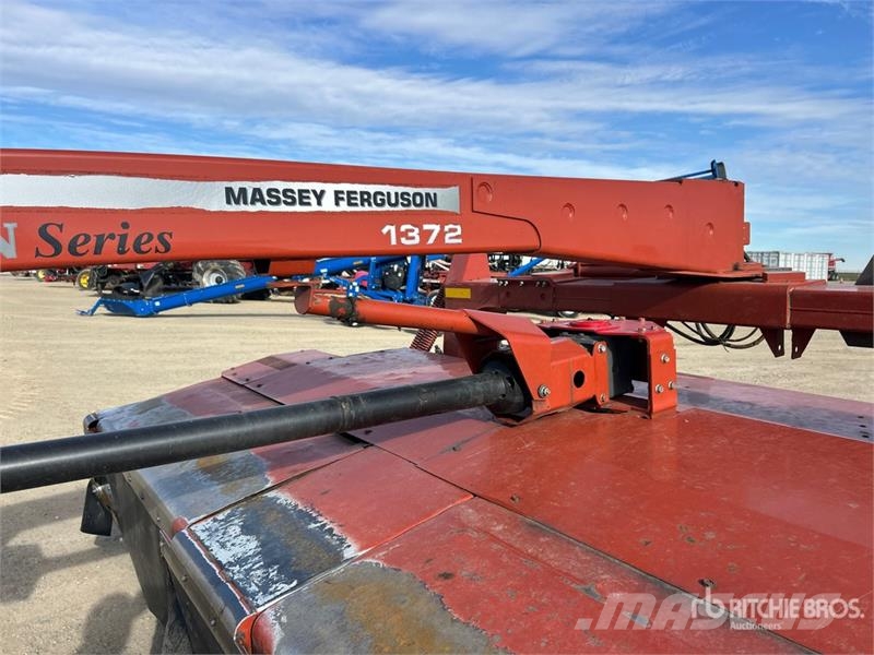 Massey Ferguson 1372 12 ft Mower Conditioner Косилки-формувачі