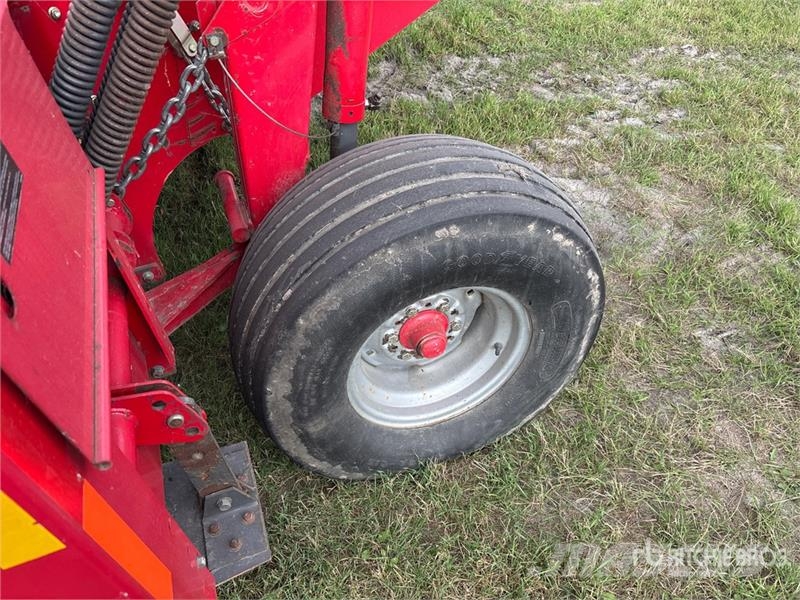 Massey Ferguson 1375 15 ft Mower Conditioner Mähwerke