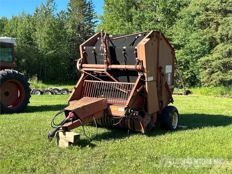 Massey Ferguson 1560 Round Baler Pyöröpaalaimet