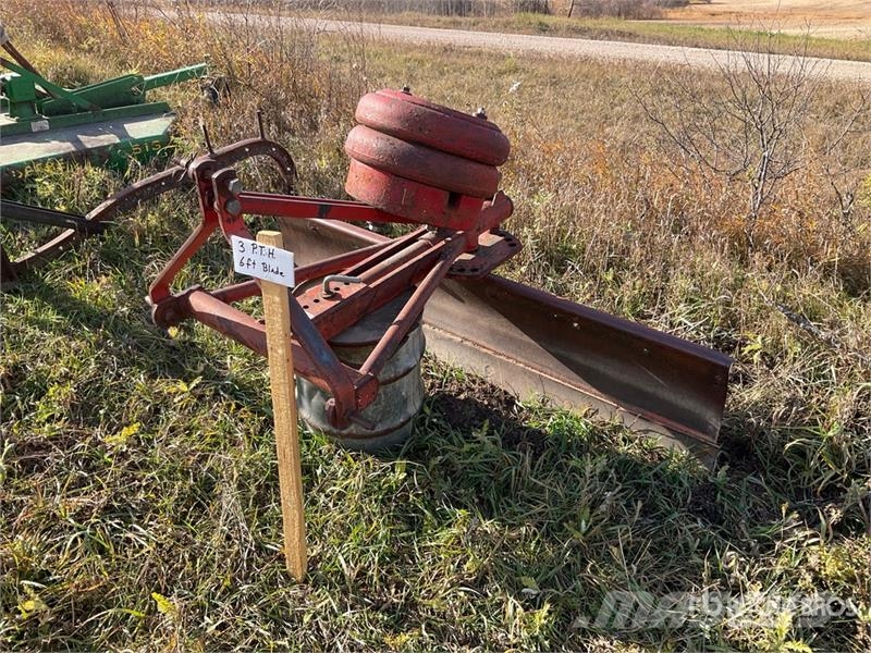 Massey Ferguson 17 72 in 3-Point Blade Attachment Daske / noževi
