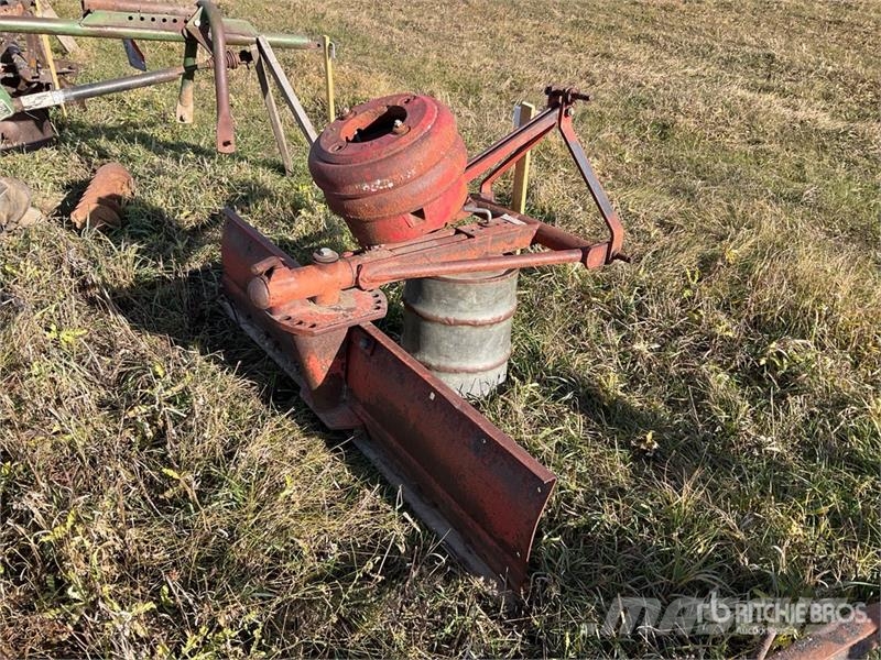 Massey Ferguson 17 72 in 3-Point Blade Attachment Daske / noževi