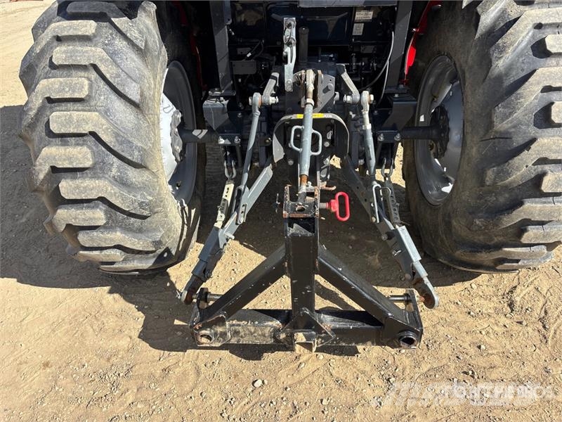 Massey Ferguson 1735M 4WD Utility Tractor Kompaktni (mali) traktori