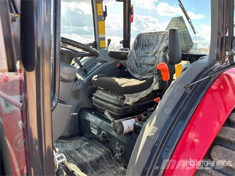 Massey Ferguson 1735M 4WD Utility Tractor Kompaktni (mali) traktori