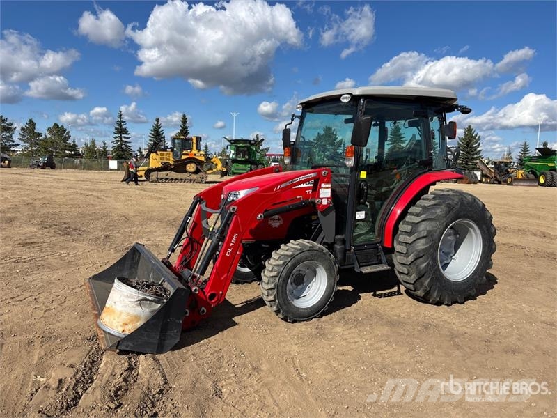 Massey Ferguson 1735M 4WD Utility Tractor Kompaktni (mali) traktori