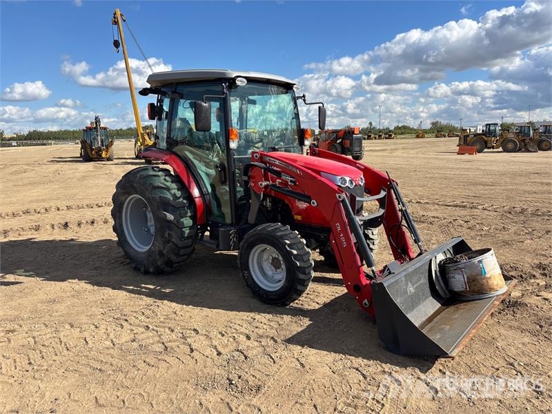 Massey Ferguson 1735M 4WD Utility Tractor Kompaktni (mali) traktori