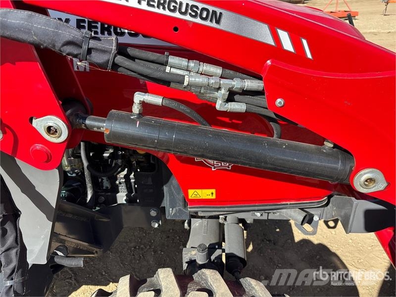 Massey Ferguson 1735M 4WD Utility Tractor Kompaktni (mali) traktori