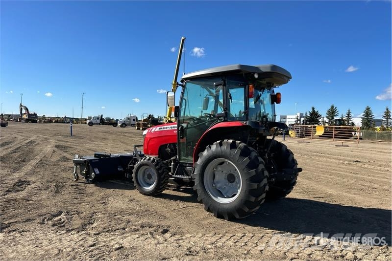 Massey Ferguson 1742 4WD Utility Tractor Trattori compatti