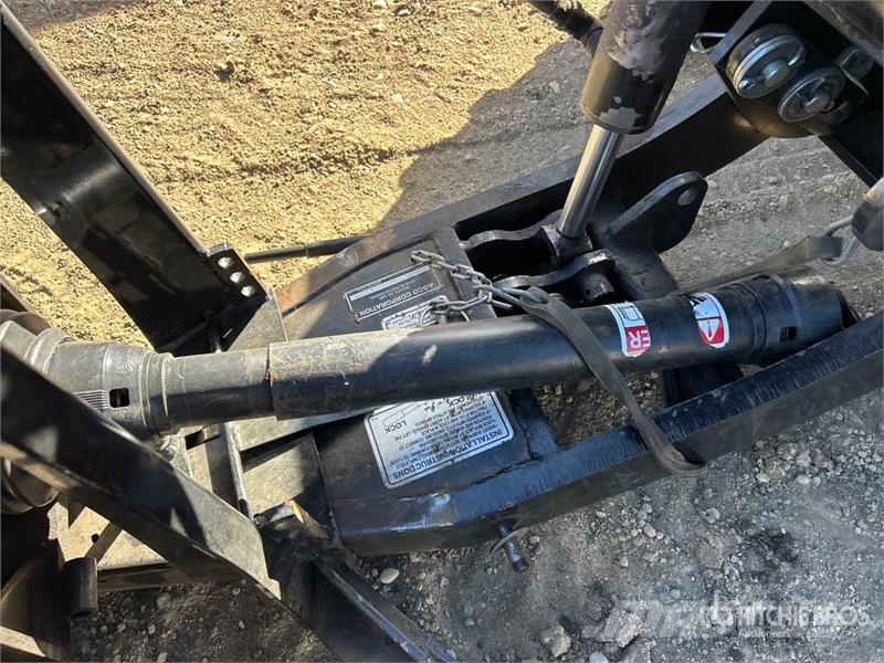 Massey Ferguson 1742 4WD Utility Tractor Trattori compatti