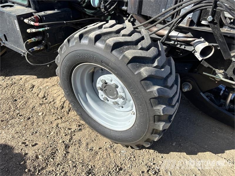 Massey Ferguson 1742 4WD Utility Tractor Trattori compatti