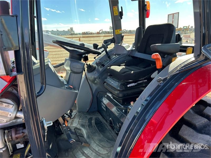 Massey Ferguson 1742 4WD Utility Tractor Trattori compatti