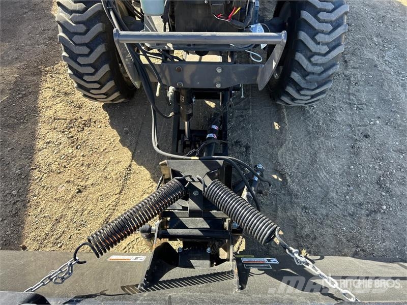 Massey Ferguson 1742 4WD Utility Tractor Trattori compatti