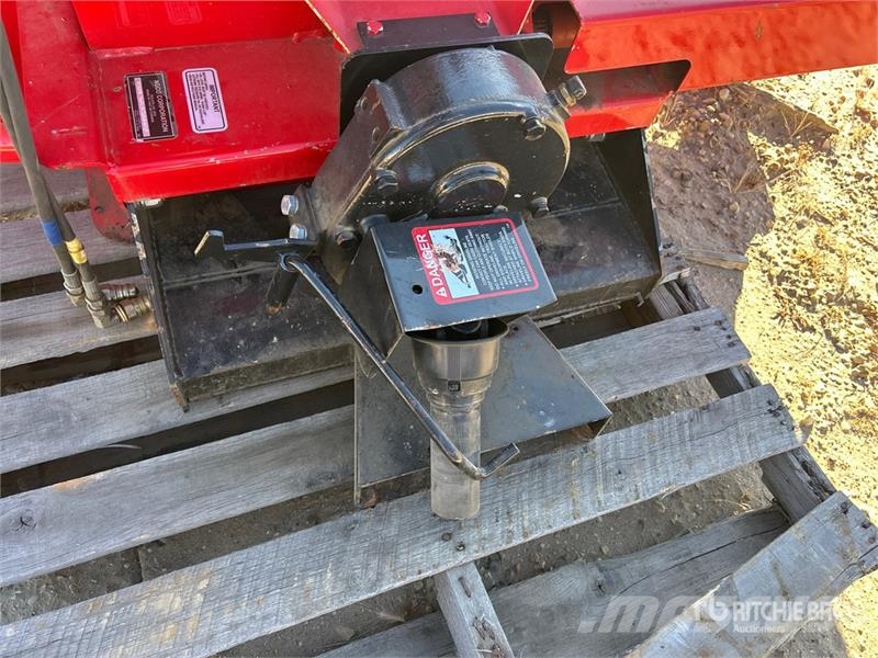 Massey Ferguson 1742 4WD Utility Tractor Trattori compatti