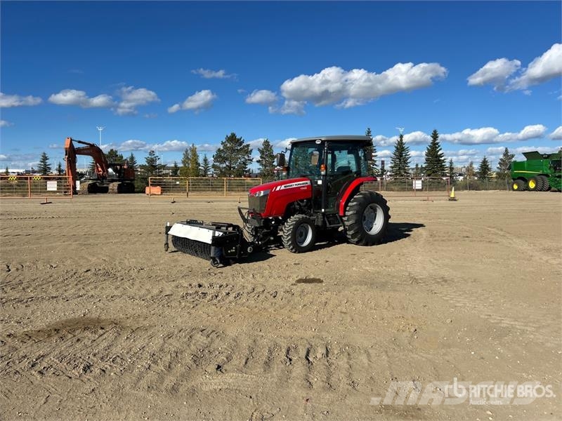 Massey Ferguson 1742 4WD Utility Tractor Trattori compatti
