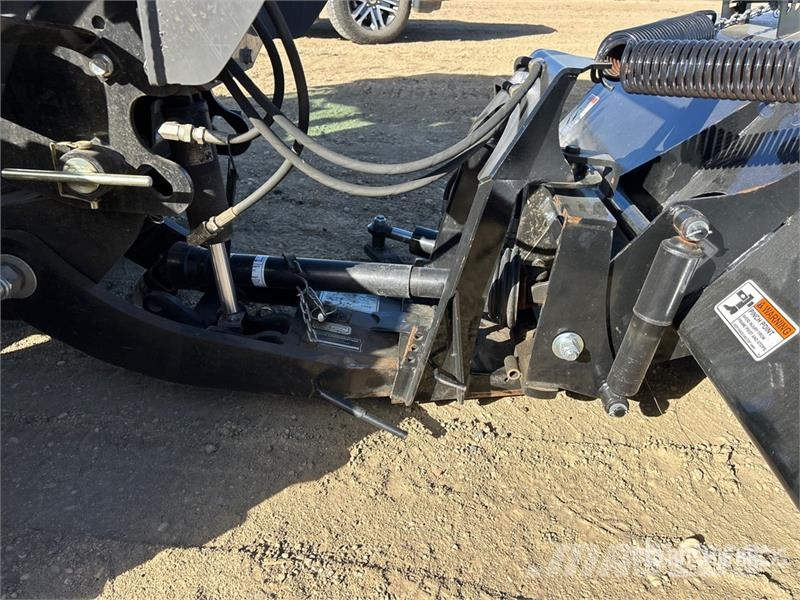 Massey Ferguson 1742 4WD Utility Tractor Trattori compatti