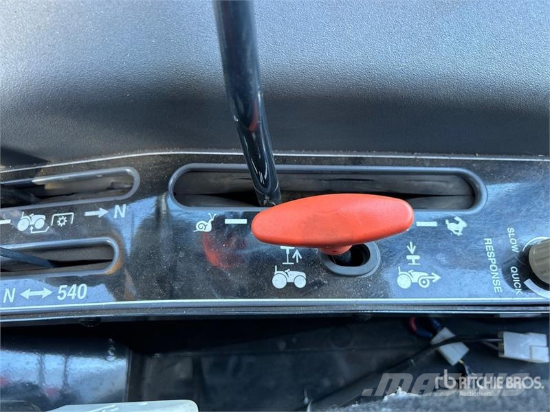 Massey Ferguson 1742 4WD Utility Tractor Trattori compatti