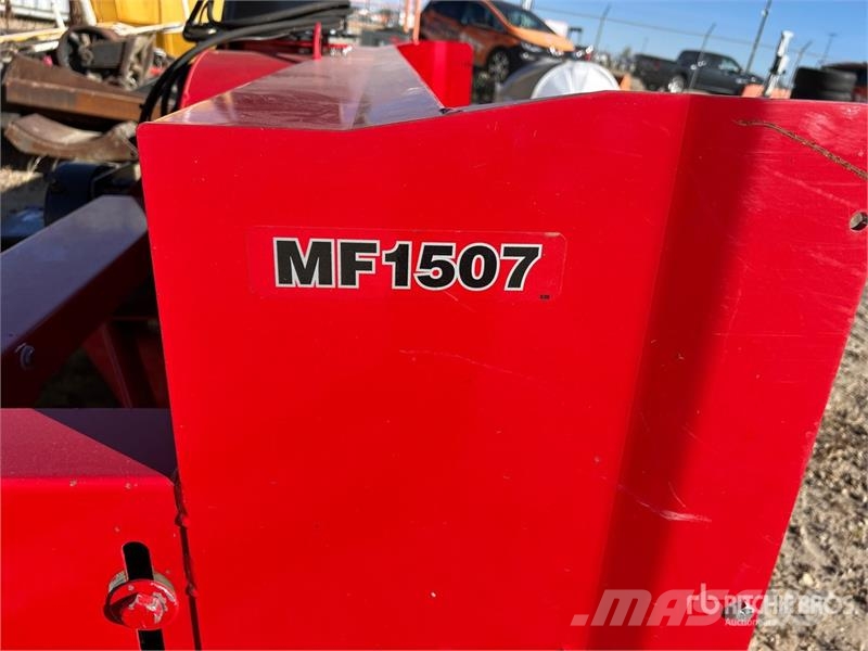 Massey Ferguson 1742 4WD Utility Tractor Trattori compatti
